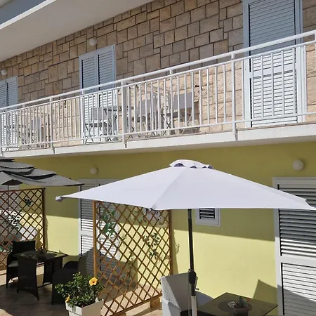 Apartments Sven Hvar Town Exterior photo
