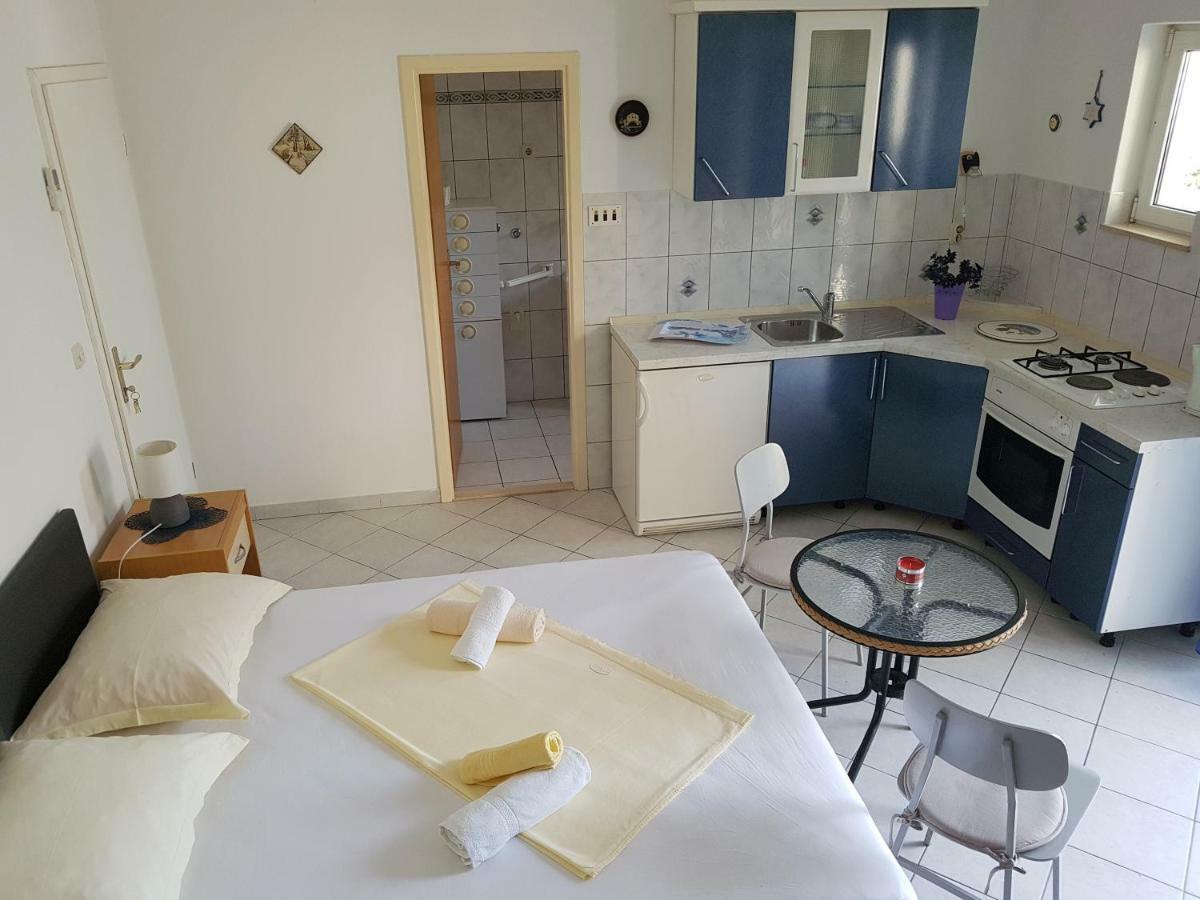 Apartment Sven Hvar Town